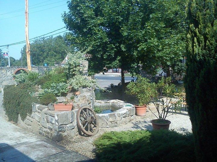 Hotel Borostyankert Etterem & Vendeghaz Sitke Exterior foto
